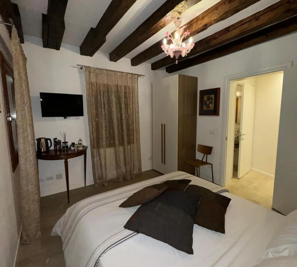 B&B Fortuny Venice Bed & Breakfast